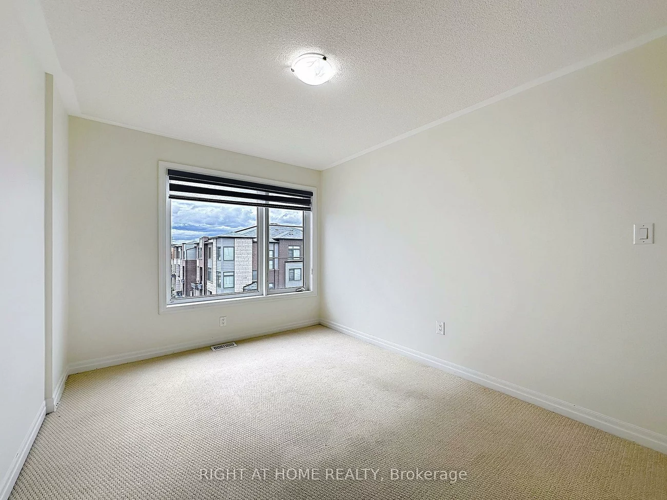 209, Vantage, Woodland Hill, Newmarket
