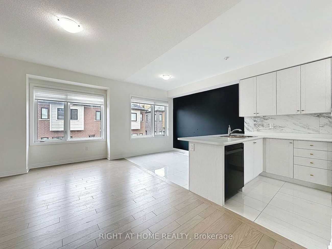 209, Vantage, Woodland Hill, Newmarket