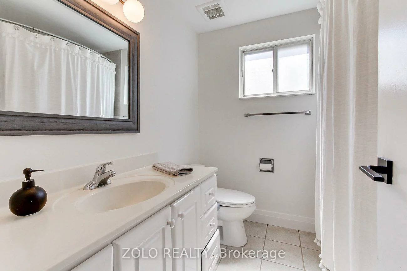 388, Terry, Central Newmarket, Newmarket
