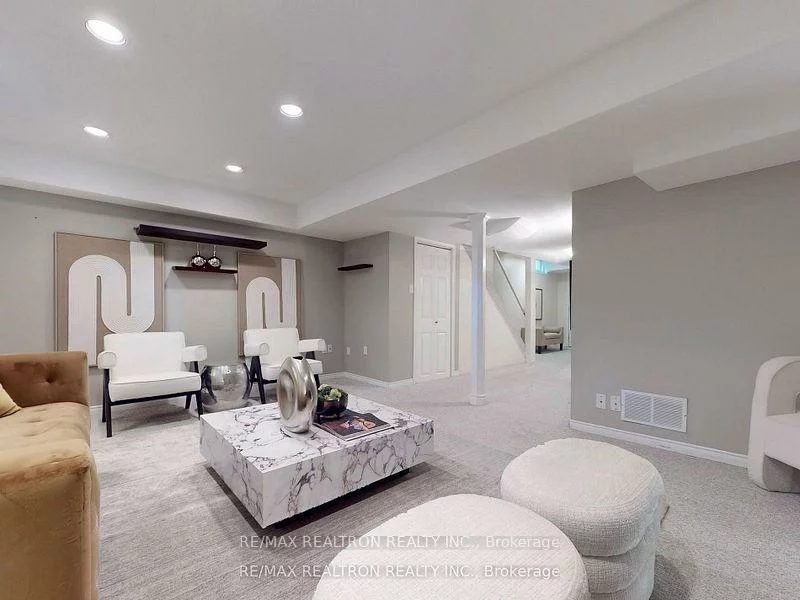 2, Foxtail, Armitage, Newmarket