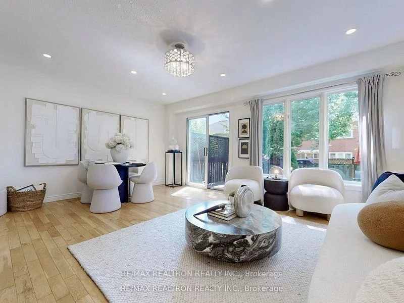 2, Foxtail, Armitage, Newmarket