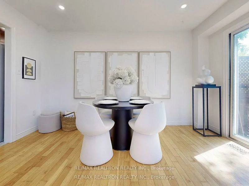2, Foxtail, Armitage, Newmarket