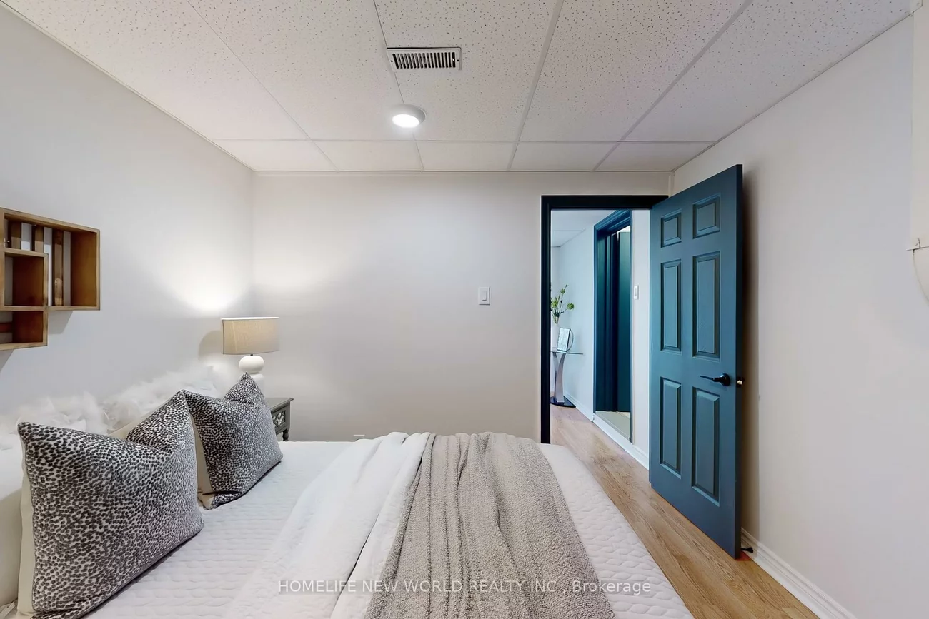 285, Lorne, Central Newmarket, Newmarket