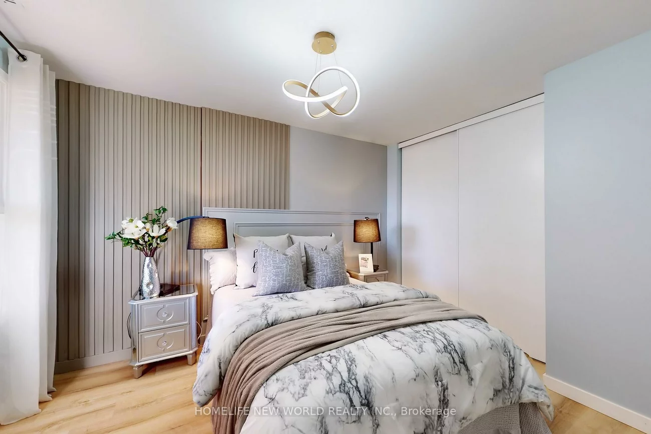 285, Lorne, Central Newmarket, Newmarket