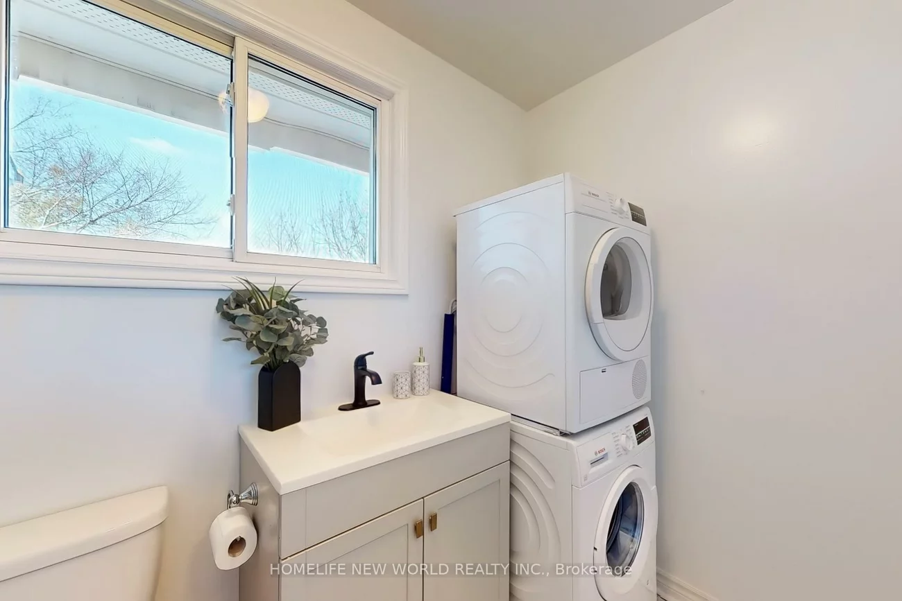 285, Lorne, Central Newmarket, Newmarket
