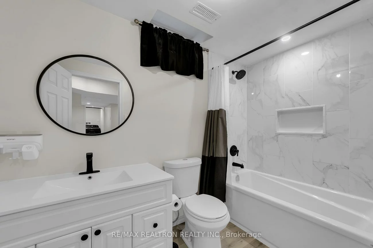669, Sweetwater, Glenway Estates, Newmarket