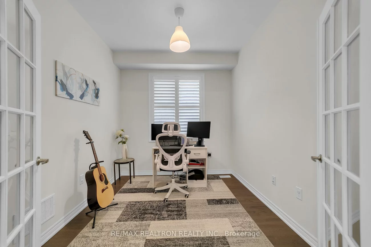 669, Sweetwater, Glenway Estates, Newmarket