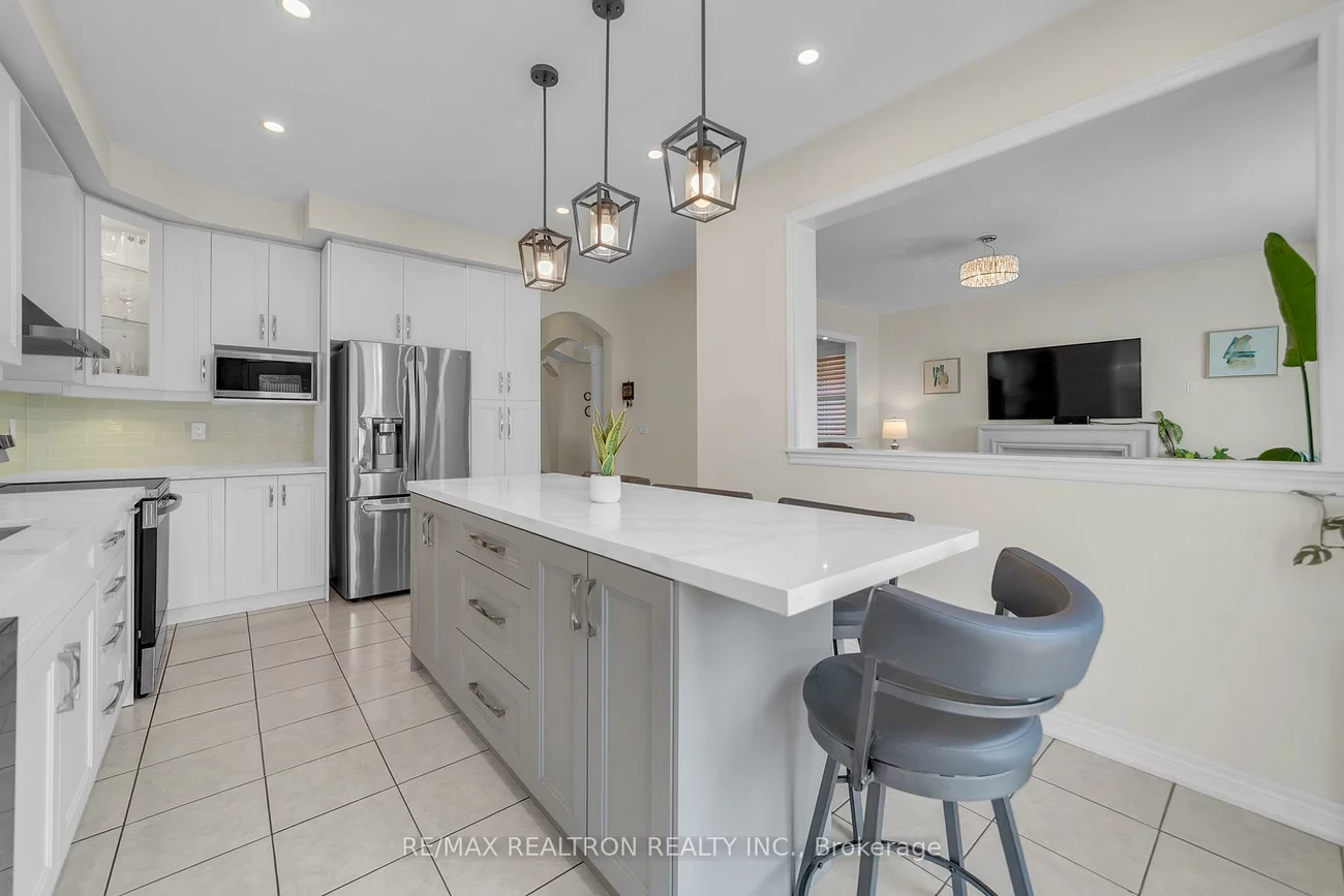 669, Sweetwater, Glenway Estates, Newmarket