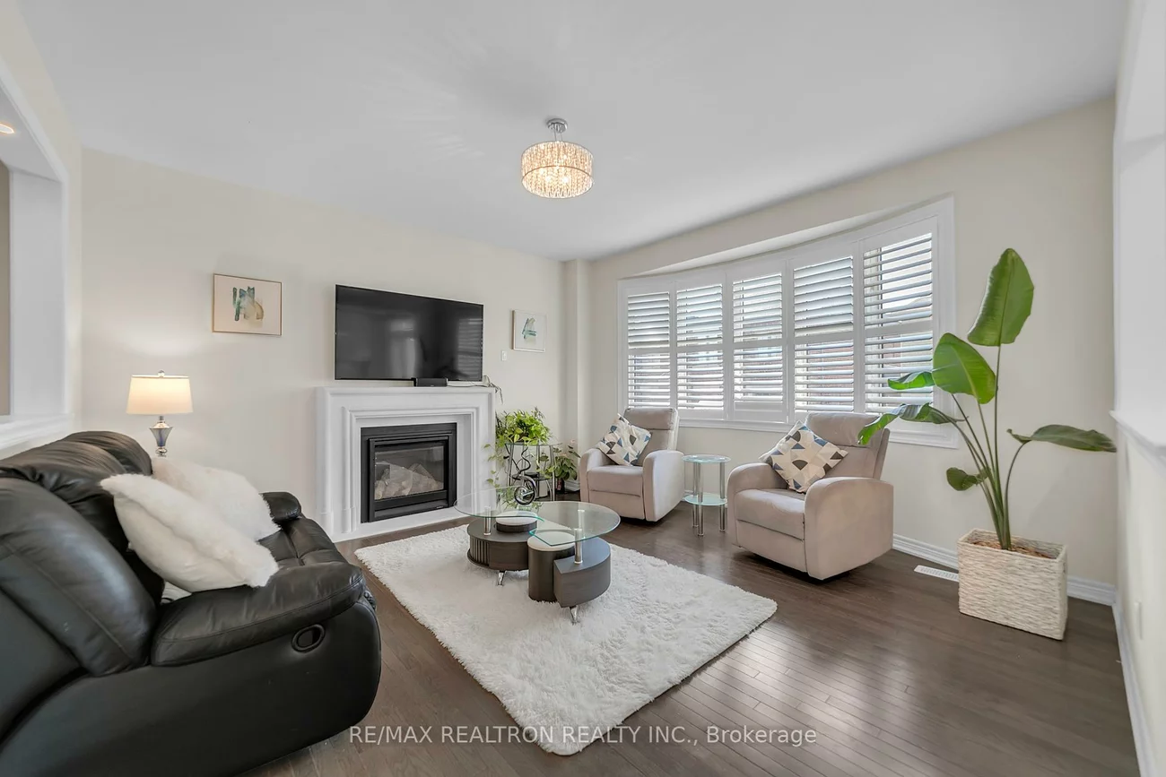 669, Sweetwater, Glenway Estates, Newmarket