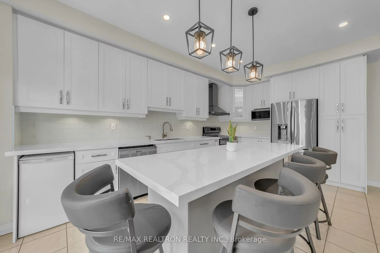 669, Sweetwater, Glenway Estates, Newmarket