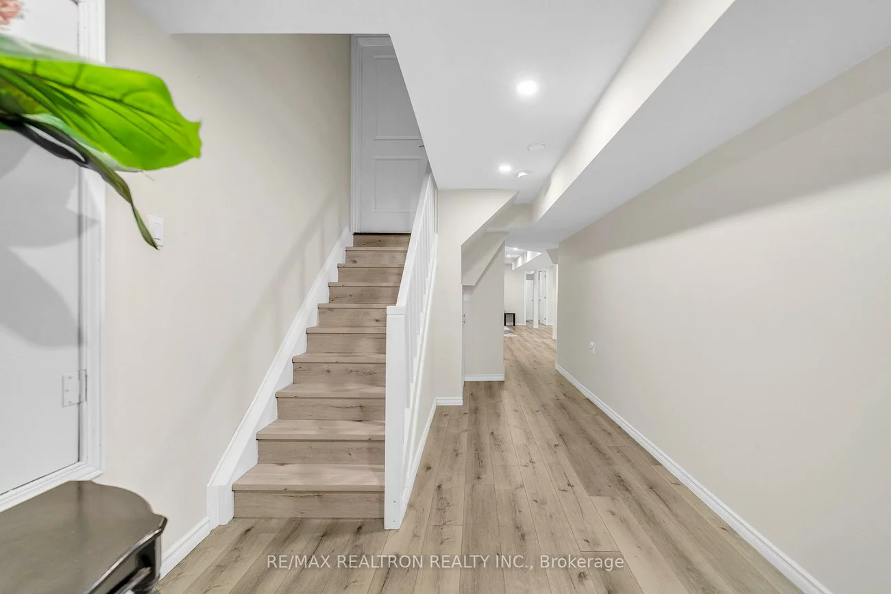 669, Sweetwater, Glenway Estates, Newmarket