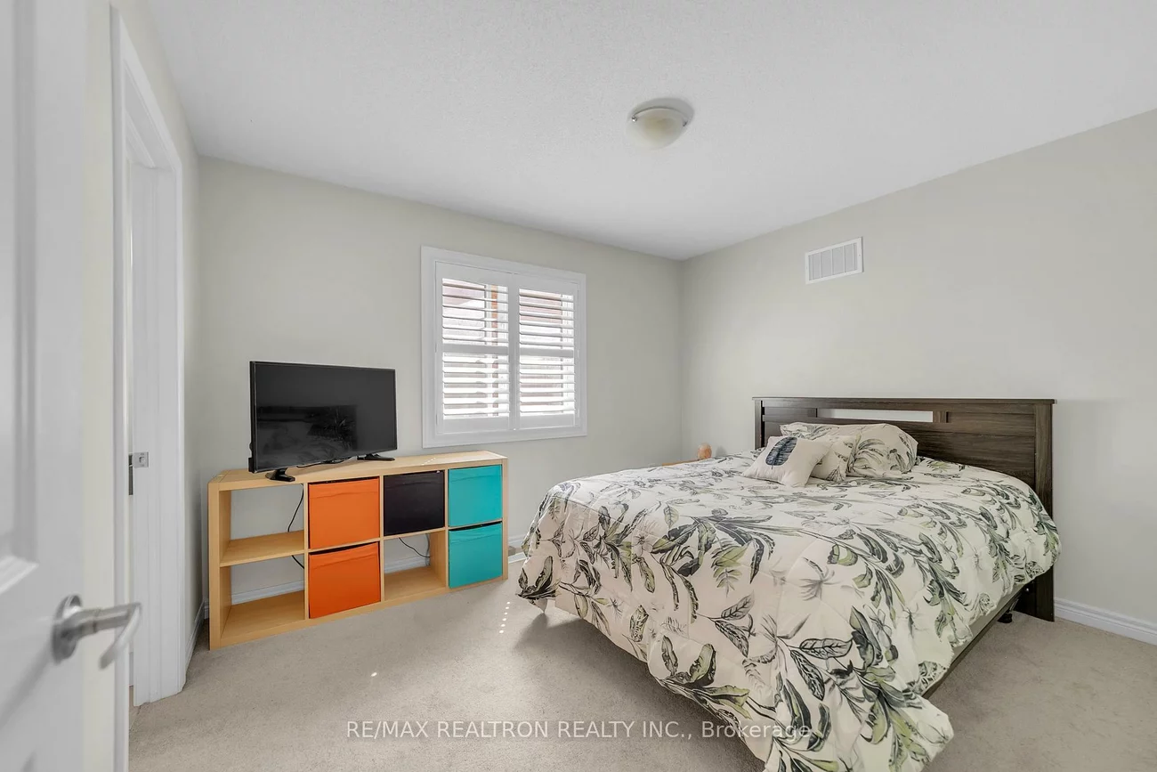 669, Sweetwater, Glenway Estates, Newmarket