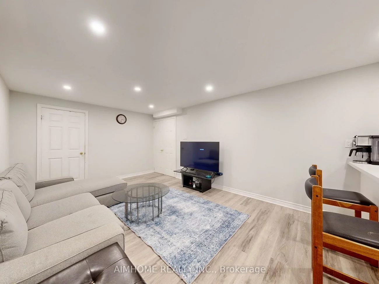 342, Savage, Armitage, Newmarket