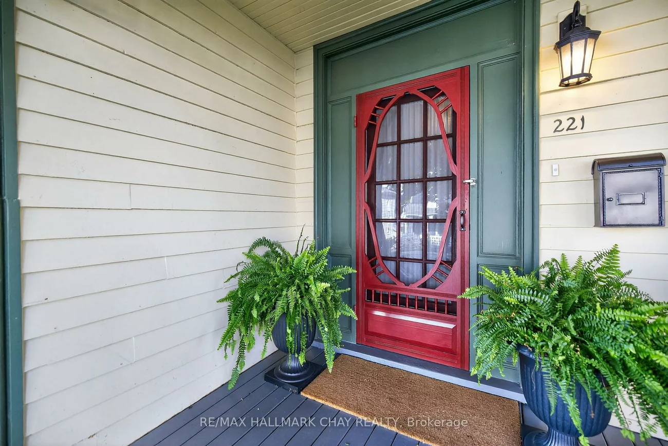 221, Prospect, Central Newmarket, Newmarket