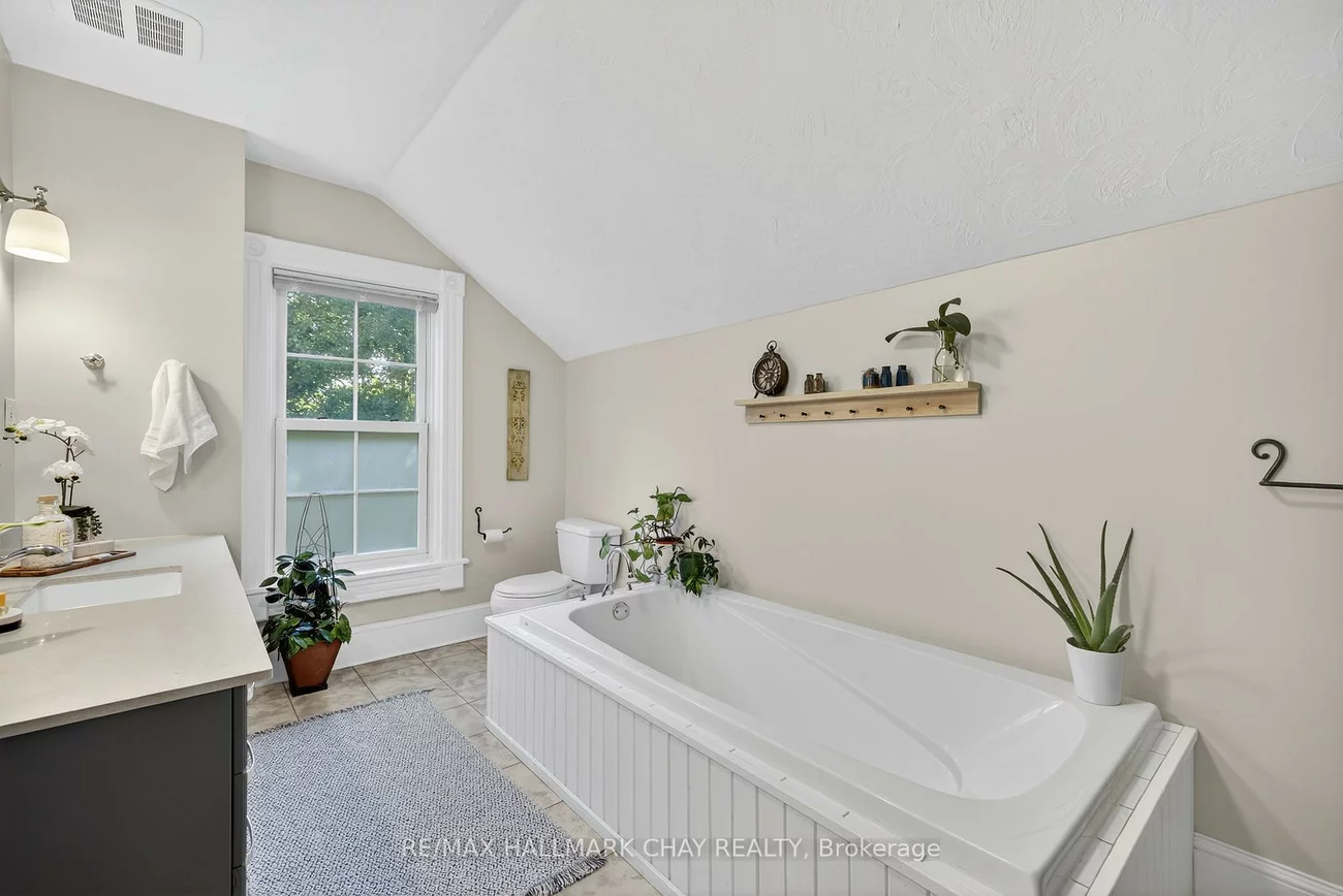 221, Prospect, Central Newmarket, Newmarket
