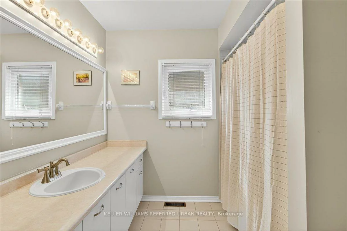 32, Nelson, Armitage, Newmarket