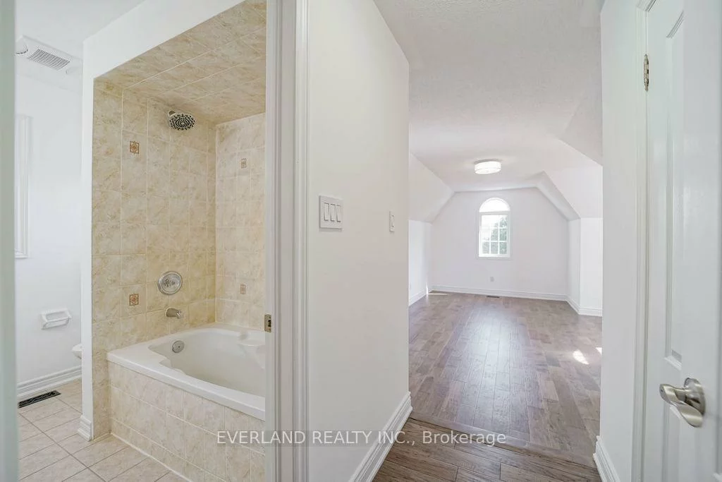 618, Foxcroft, Stonehaven-Wyndham, Newmarket