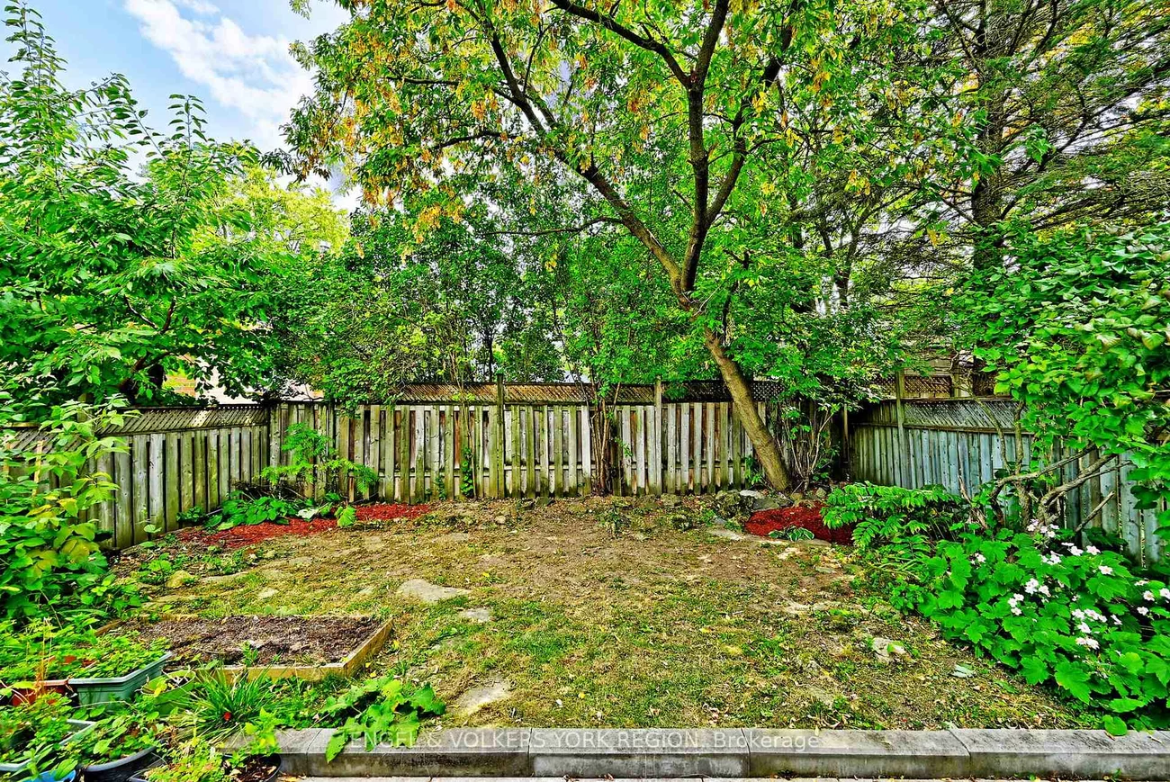 718, Mountview, Huron Heights-Leslie Valley, Newmarket