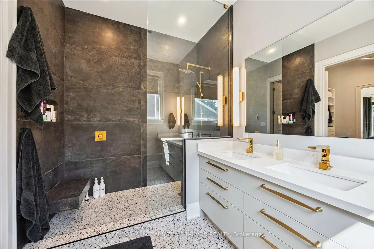122, Roxborough, Gorham-College Manor, Newmarket