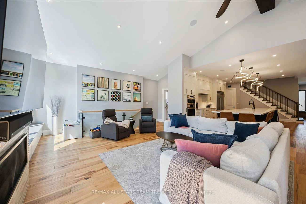 122, Roxborough, Gorham-College Manor, Newmarket