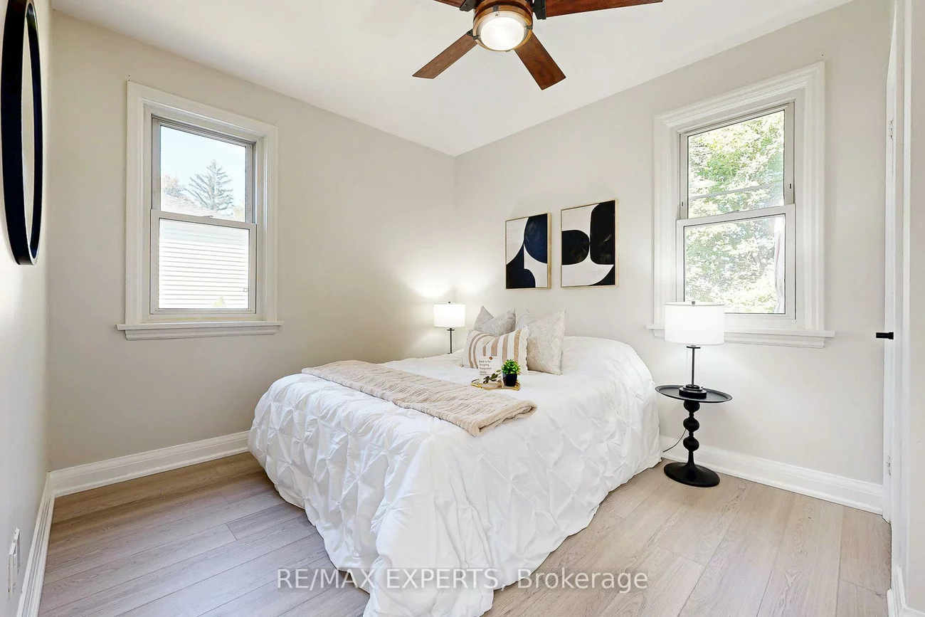 261, Helmer, Central Newmarket, Newmarket