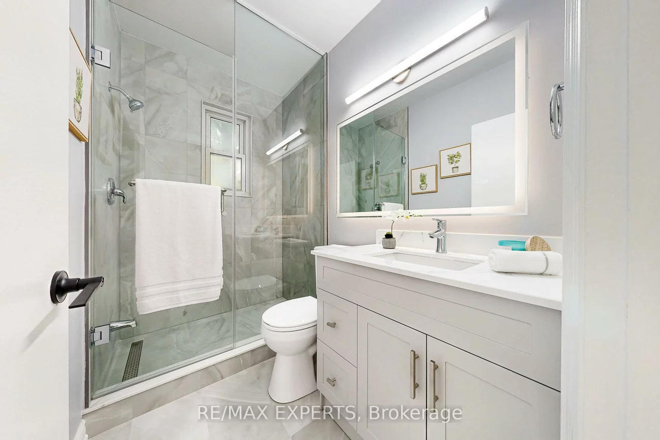 261, Helmer, Central Newmarket, Newmarket