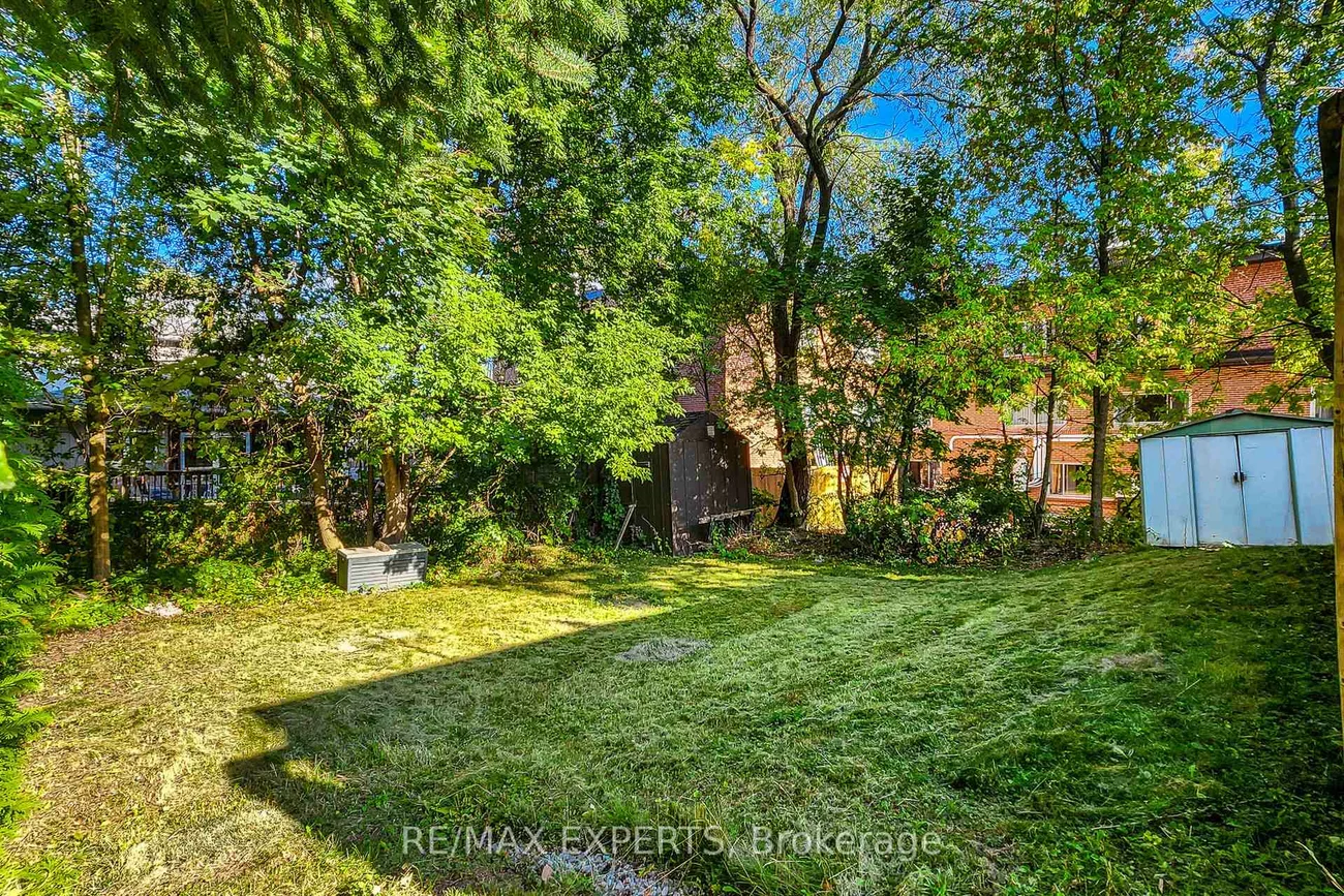 261, Helmer, Central Newmarket, Newmarket