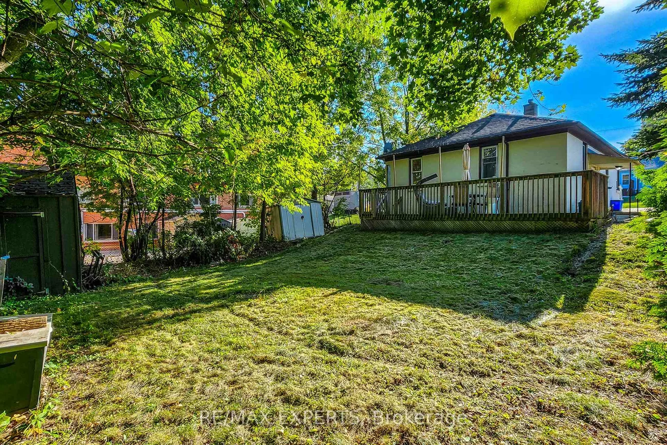 261, Helmer, Central Newmarket, Newmarket
