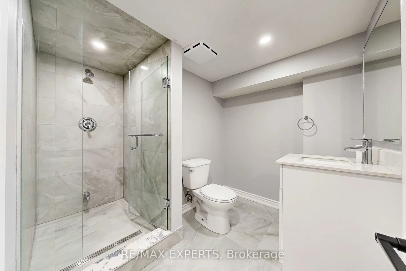 261, Helmer, Central Newmarket, Newmarket