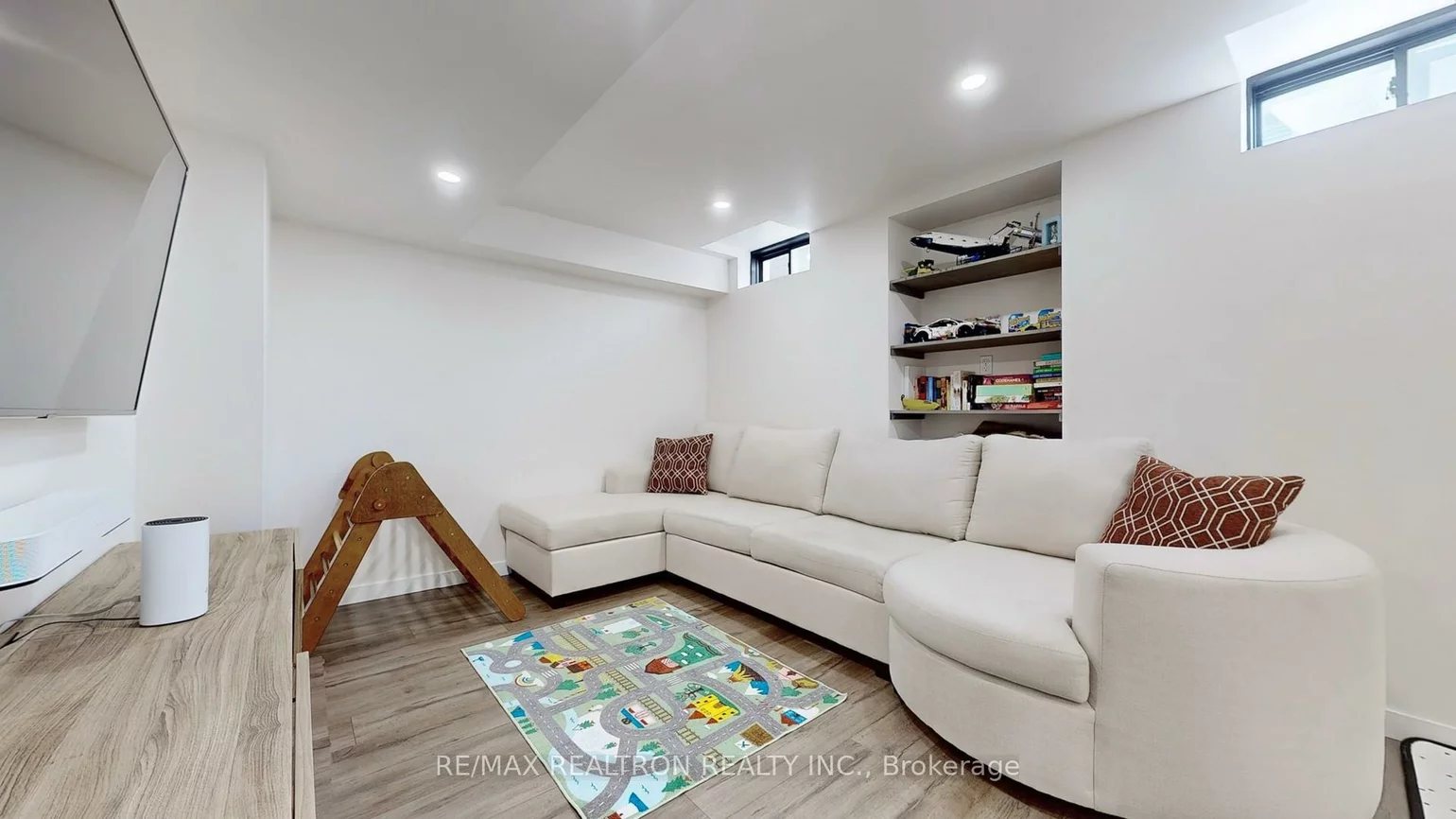 129, Mynden, Woodland Hill, Newmarket