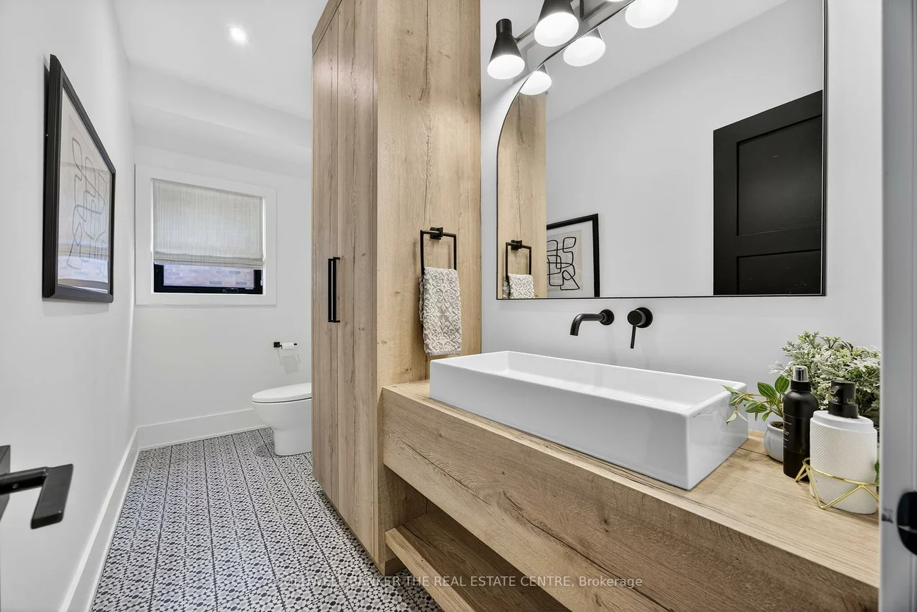 241, Woodmount, Central Newmarket, Newmarket