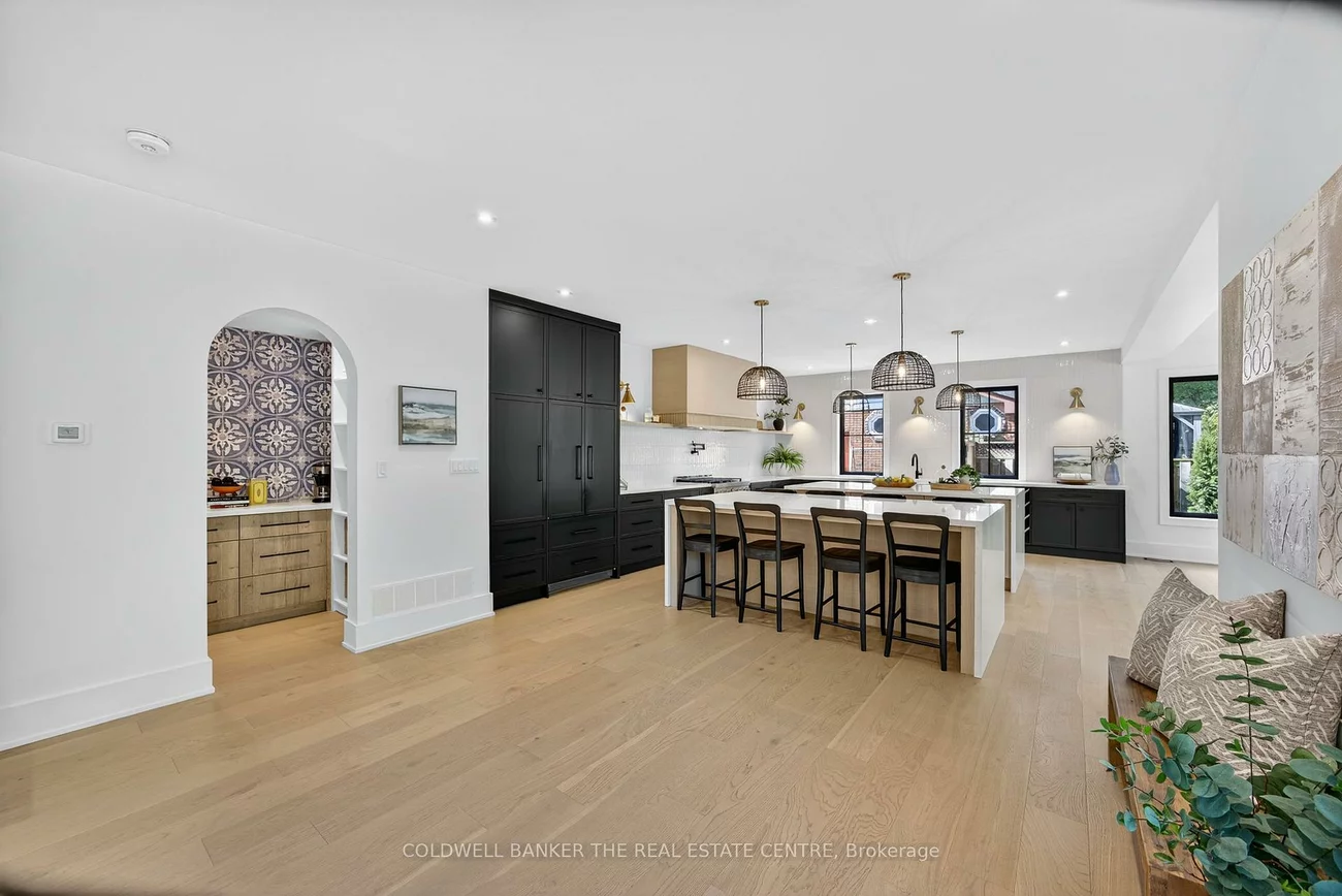 241, Woodmount, Central Newmarket, Newmarket