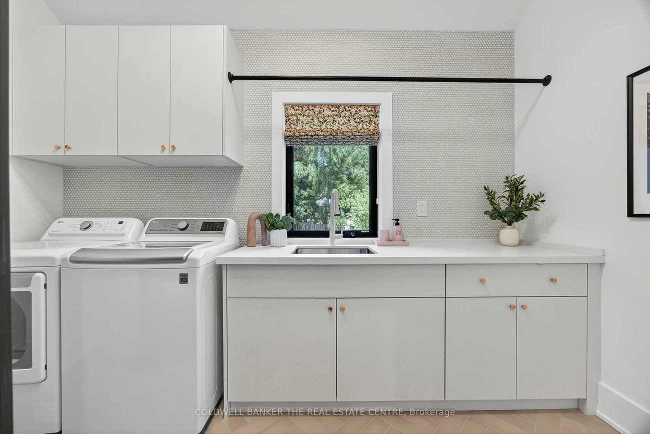 241, Woodmount, Central Newmarket, Newmarket