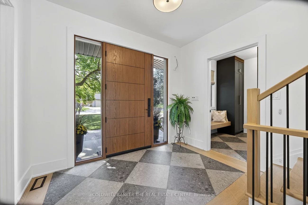 241, Woodmount, Central Newmarket, Newmarket