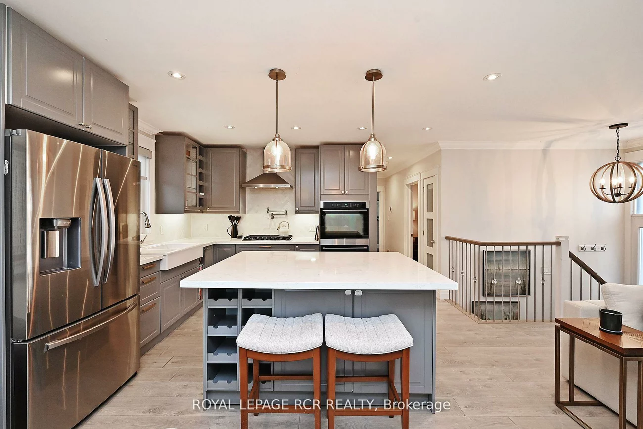 93, Queen, Central Newmarket, Newmarket