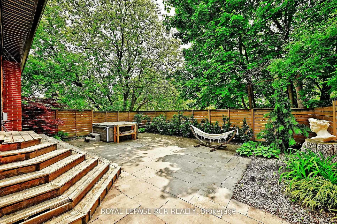 93, Queen, Central Newmarket, Newmarket