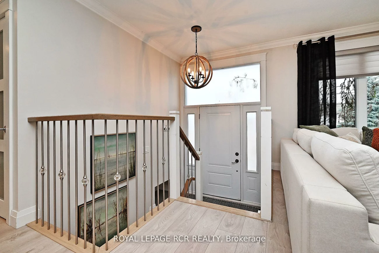 93, Queen, Central Newmarket, Newmarket