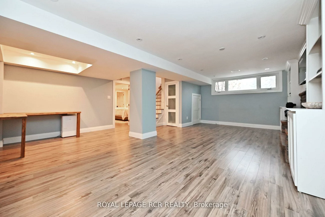 93, Queen, Central Newmarket, Newmarket