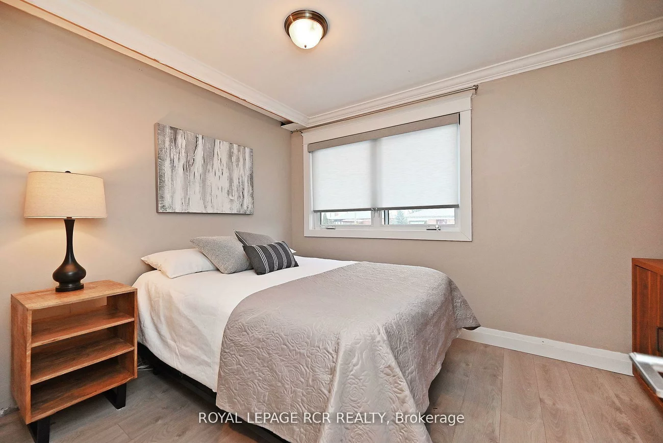 93, Queen, Central Newmarket, Newmarket