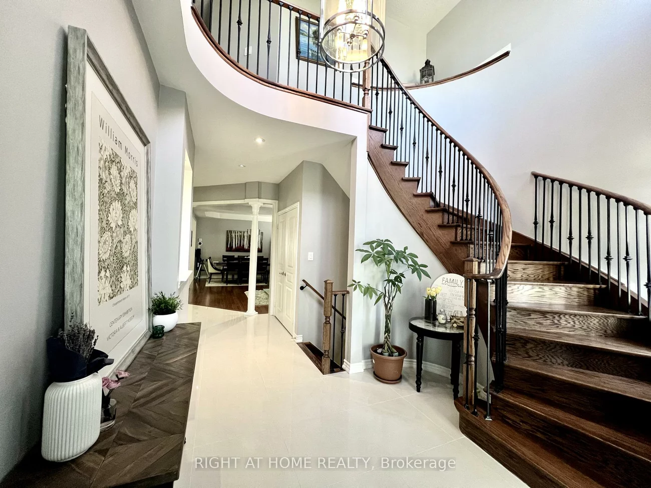 1209, McTavish, Stonehaven-Wyndham, Newmarket