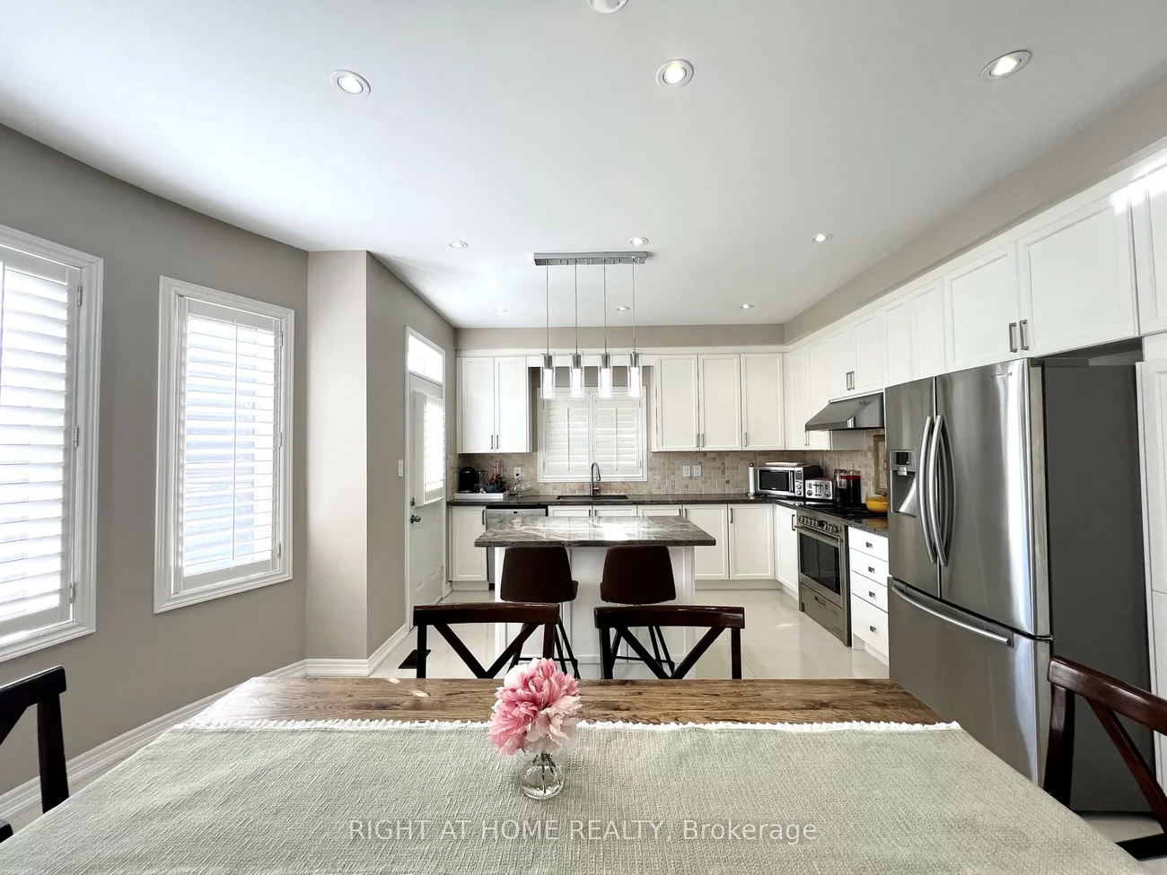 1209, McTavish, Stonehaven-Wyndham, Newmarket