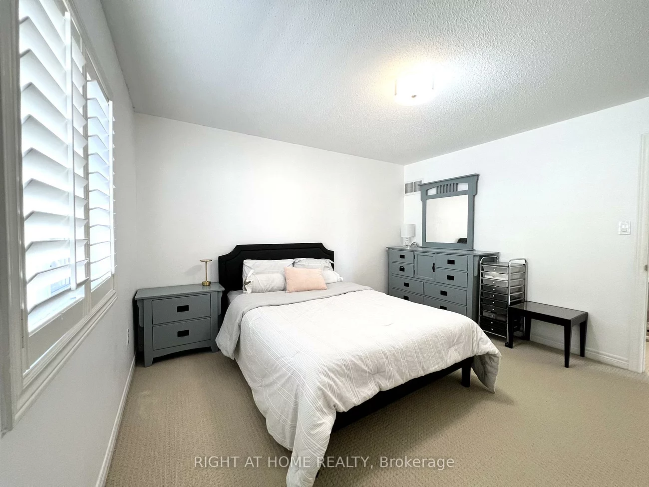 1209, McTavish, Stonehaven-Wyndham, Newmarket