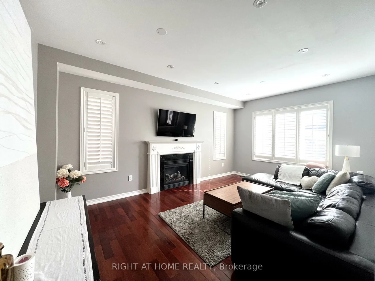1209, McTavish, Stonehaven-Wyndham, Newmarket