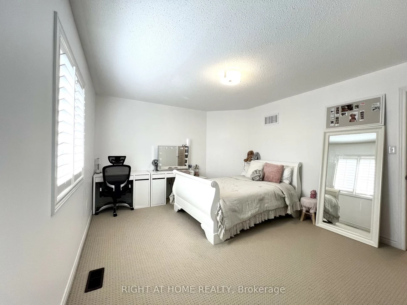 1209, McTavish, Stonehaven-Wyndham, Newmarket
