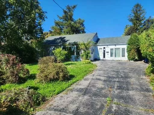 1035, Gorham, Gorham-College Manor, Newmarket