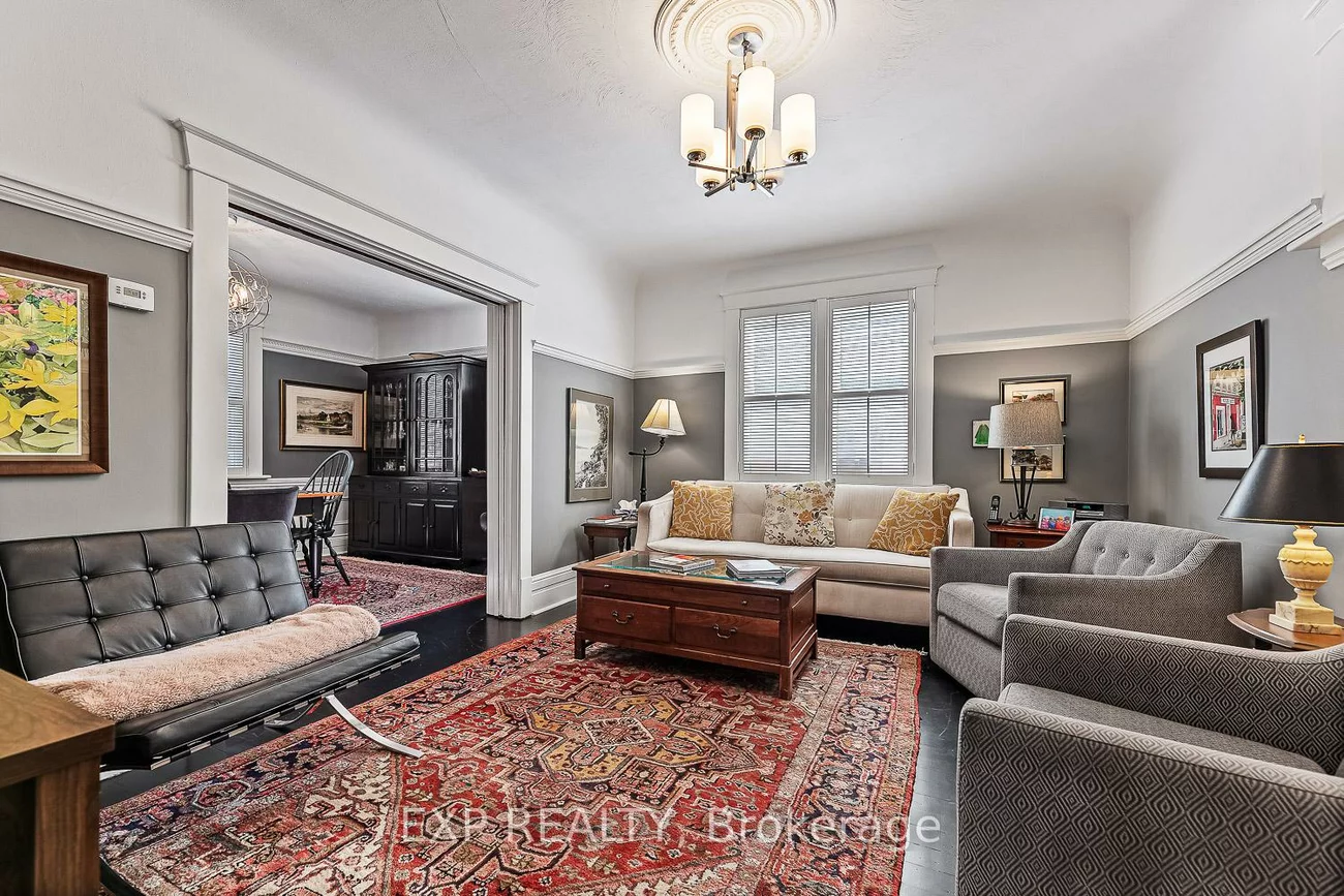 208, Lorne, Central Newmarket, Newmarket