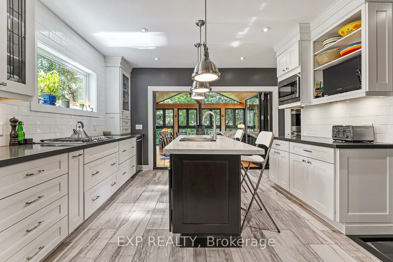 208, Lorne, Central Newmarket, Newmarket