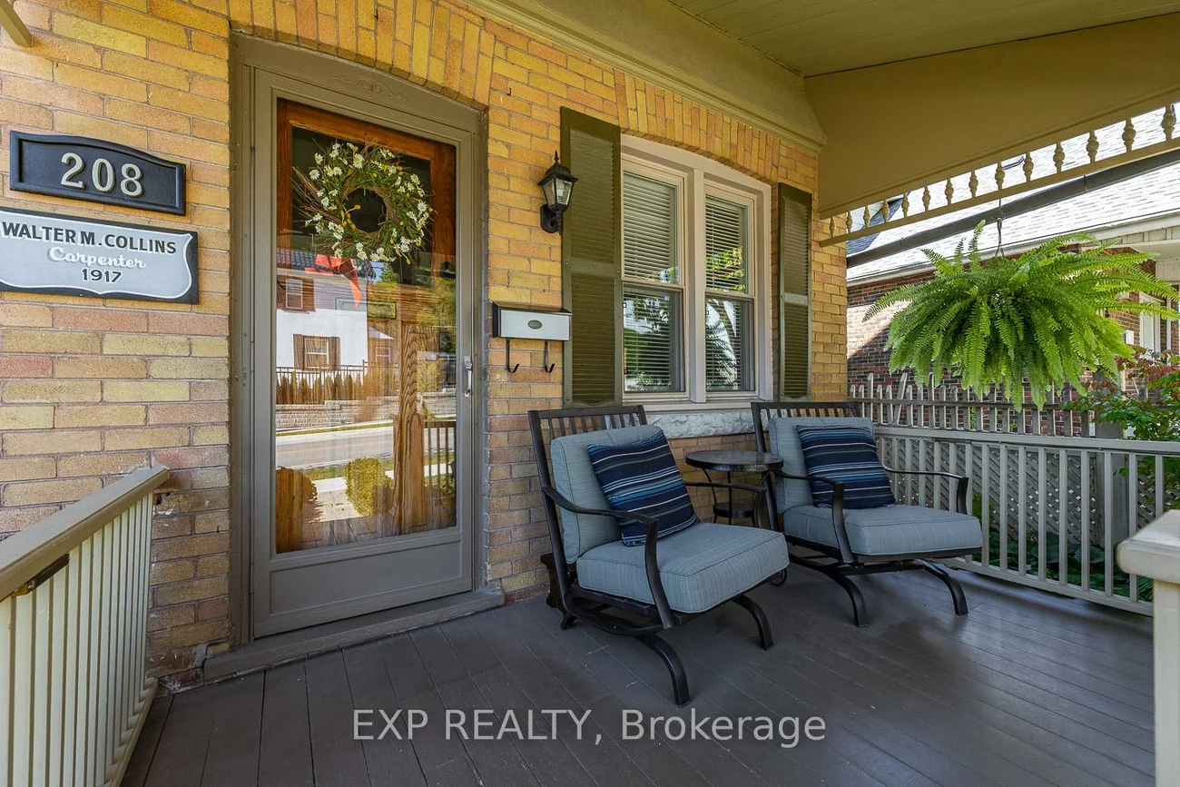 208, Lorne, Central Newmarket, Newmarket