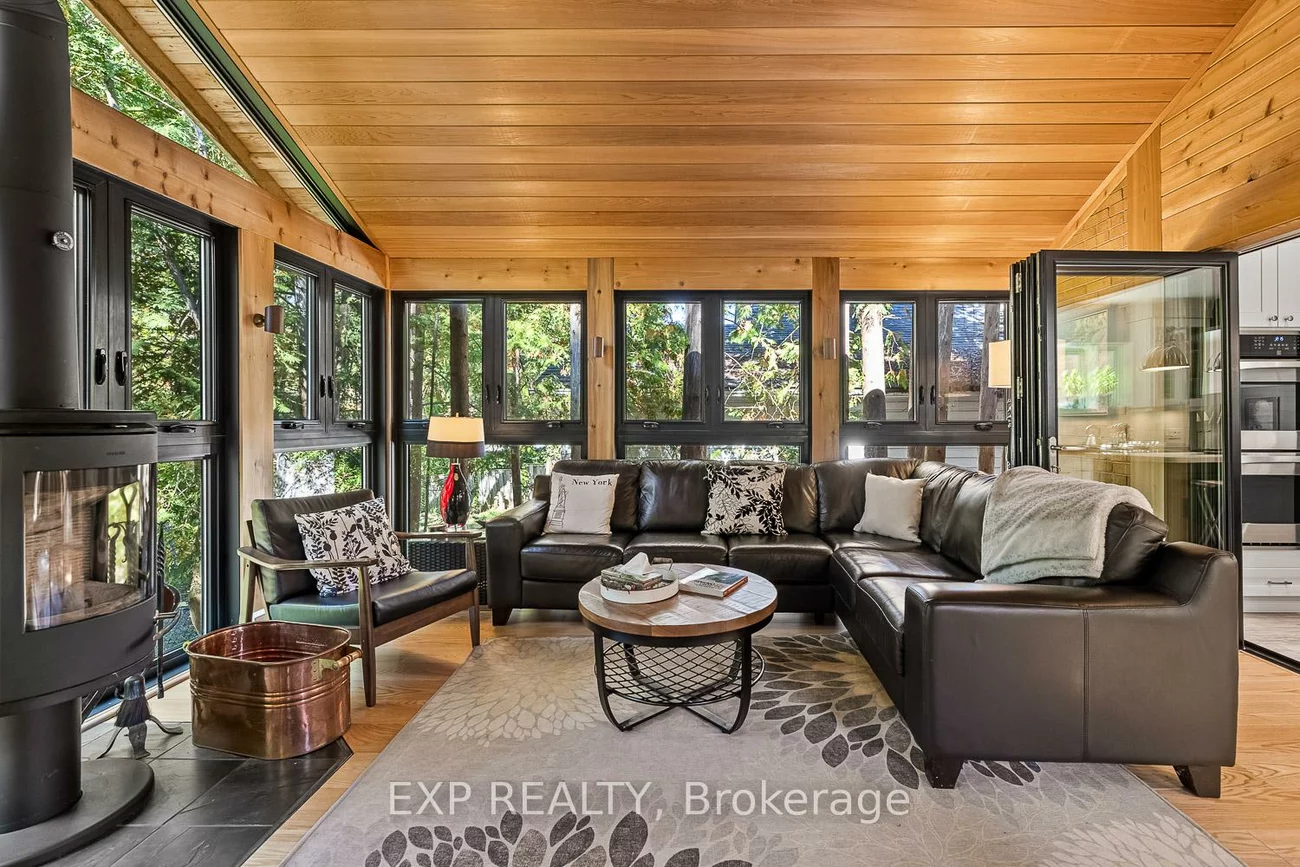 208, Lorne, Central Newmarket, Newmarket