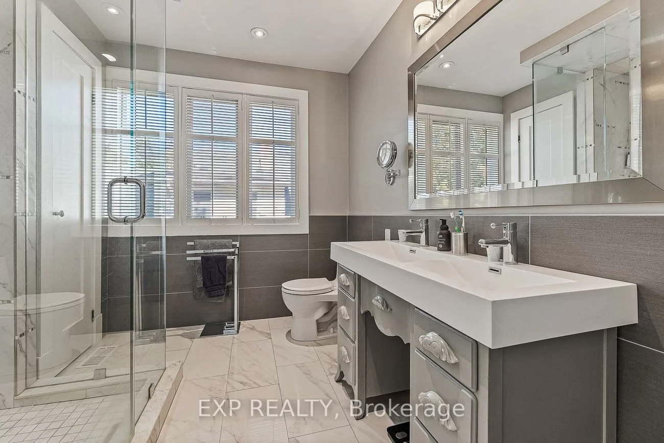 208, Lorne, Central Newmarket, Newmarket